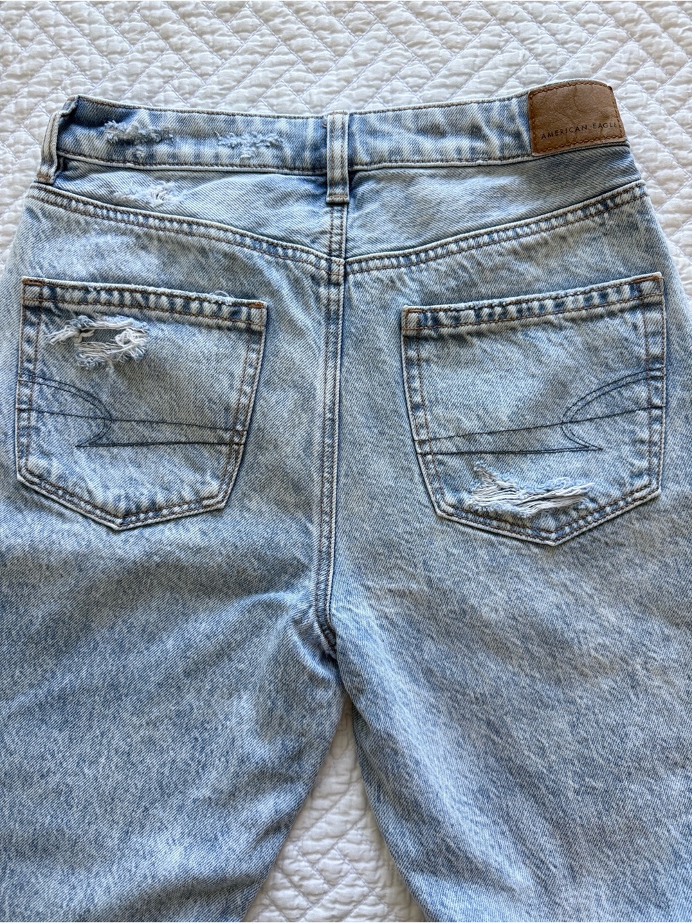 American Eagle Outfitters Light Wash Blue Distressed MoM Jeans Size 2 - Picture 12 of 14